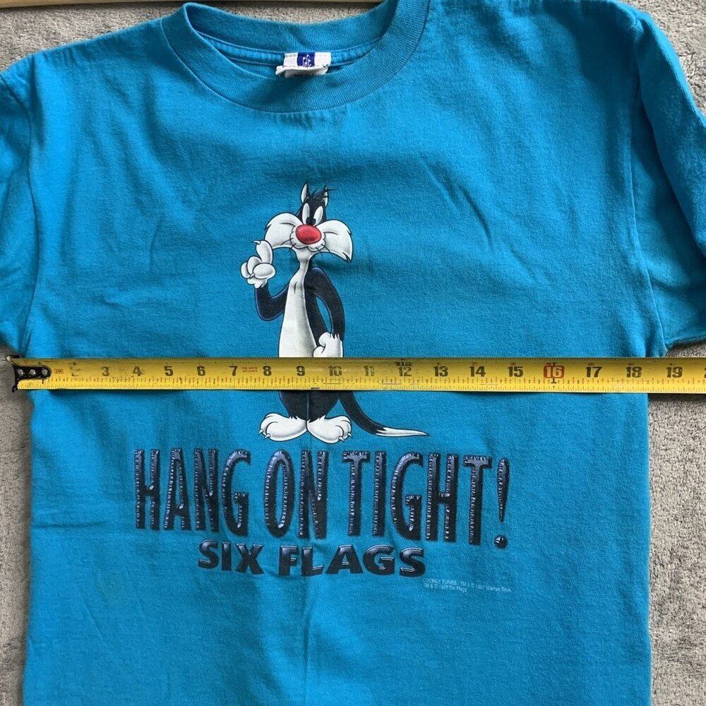 Vintage Six Flags Shirt Mens M Sylvester 1997 Hang On Tight Looney Tunes *FLAW - Picture 5 of 10